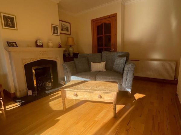 Pine table - Main image