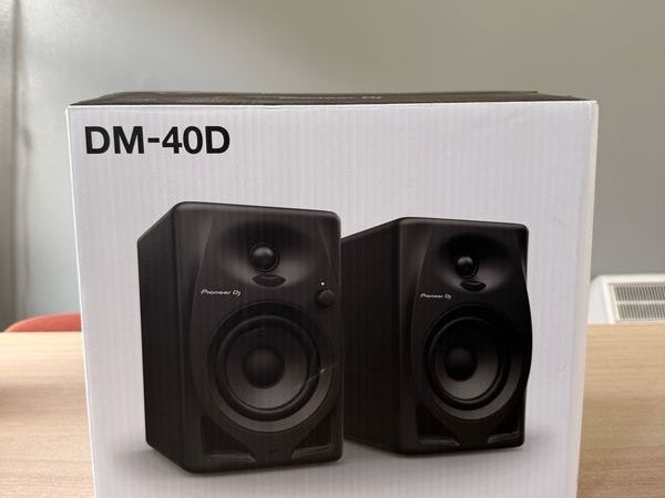 Pioneer DJ DM 40D Studio Monitor Speakers Brand New - Main image