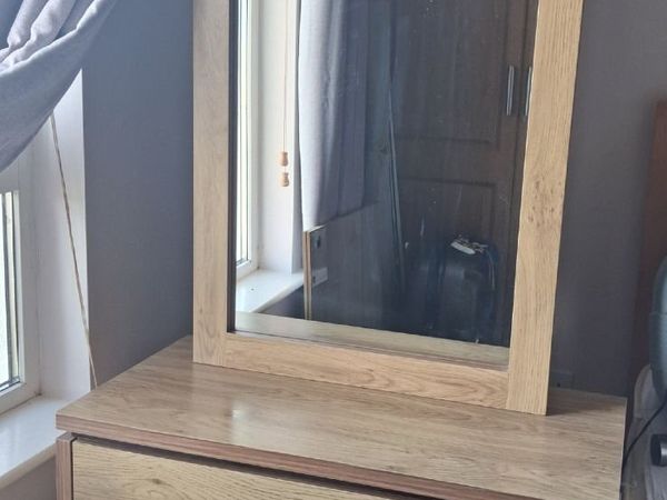 Dressing table with chair - Main image