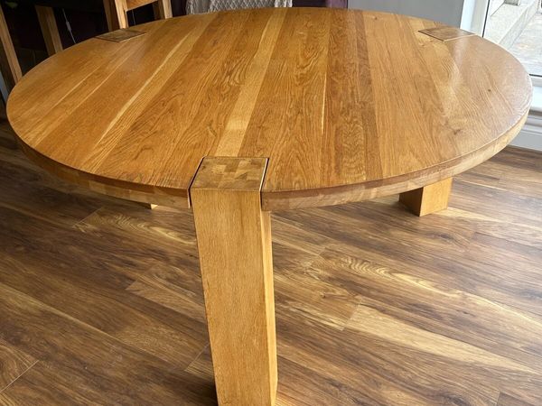Dining table - Main image