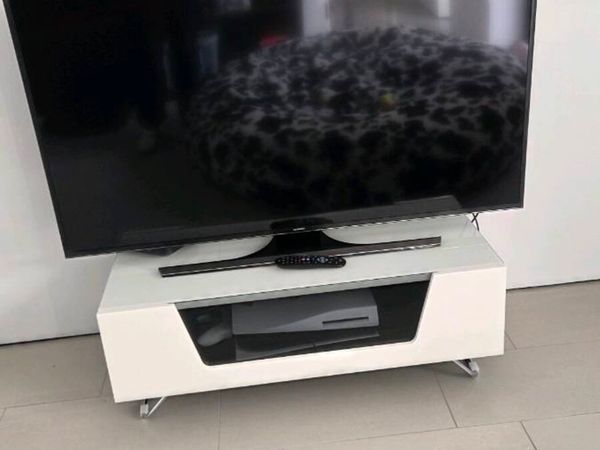 Samsung 55" 4K Ultra HD Smart TV - Main image