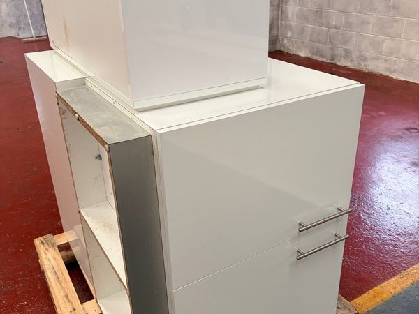 5 Cabinets and 1 drawer - Main image