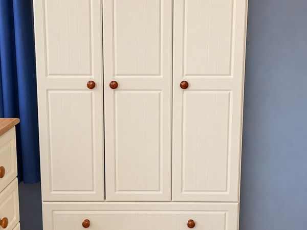 Wardrobe and chest of drawers - Main image