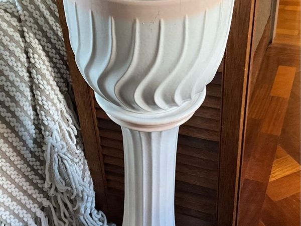 Jardiniere With Ribbed Design Pot + Matching Stand - Main image