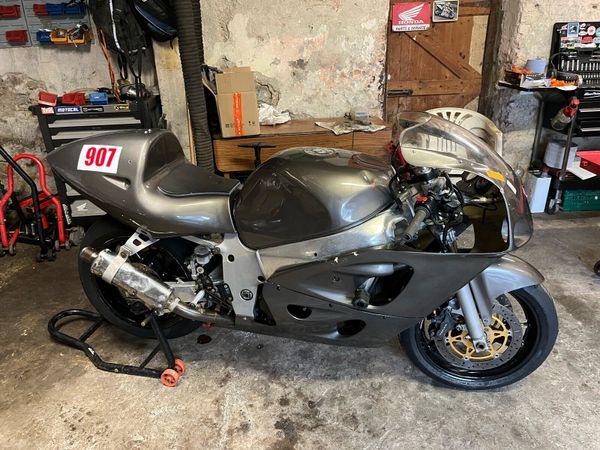 1997 Suzuki GSXR 600 SRAD track bike - Main image