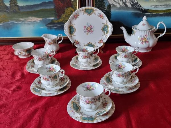 22Pc.Royal Albert Berkeley England Tea Set WithPot - Main image