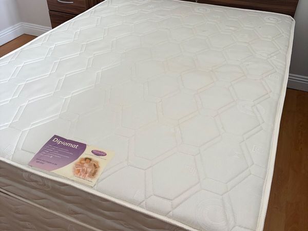 Bed base and mattress - Main image