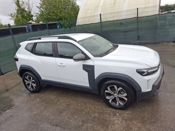 251 Dacia Duster Hybrid  8km Automatic - Main image
