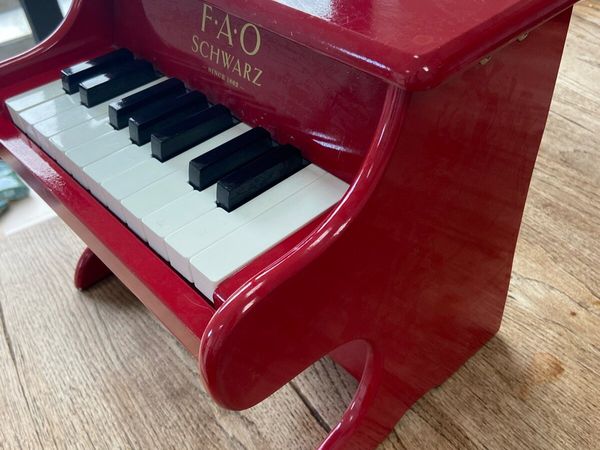 FAO Schwarz Piano - Main image