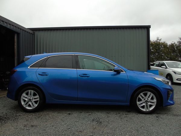 kia ceed's breaking new models estate & hatchback - Main image