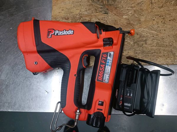 Paslode Im65af16 pin gun. Brand new - Main image