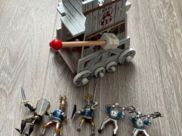Boys Toys - Medieval Assault Tower with lots of fi - Main image