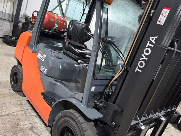 Toyota Forklift 2.5tonne - Main image