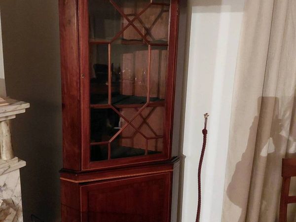 2 Antique Corner Cabinets - Main image