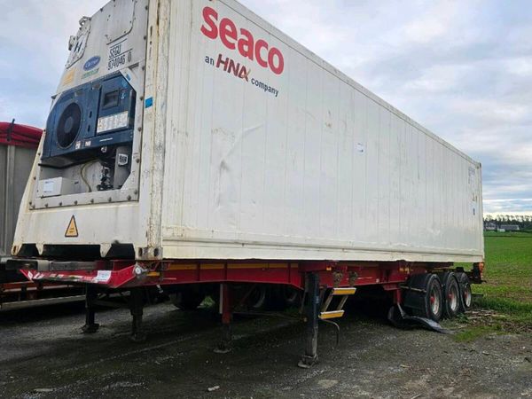 40ft reefer container & 4x 10ft dry containers - Main image