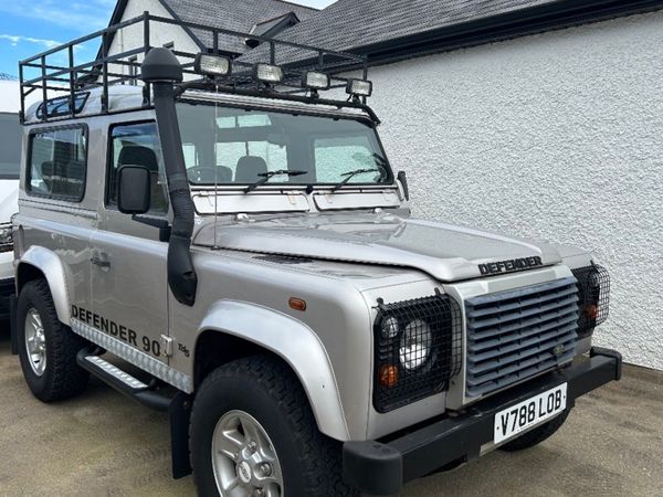 Landrover defender 90 - Main image