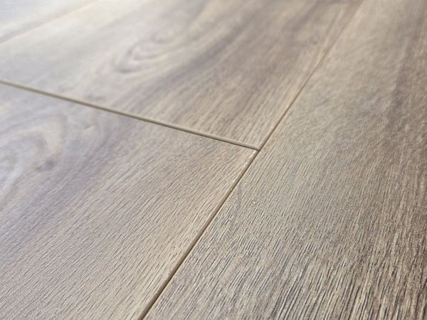 Furlong Hydro 12mm Laminate - Main image