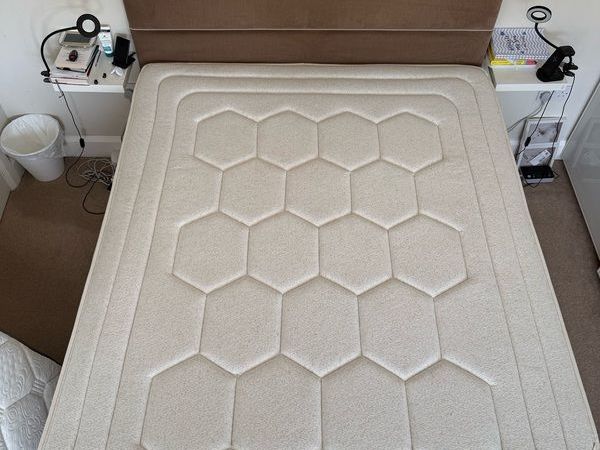 Natures Solace King Mattress Only 4 Months Old - Main image