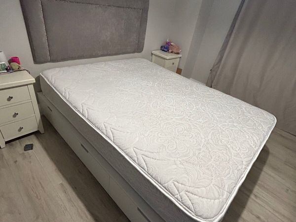 Double king mattress for free - Main image