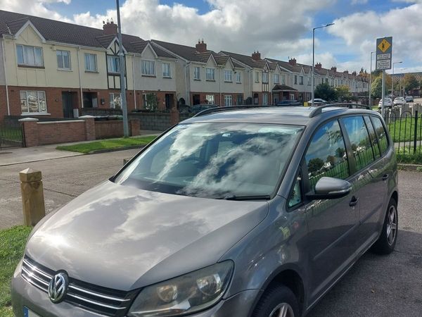 2011 VW Touran 1.6 TDI 7 Seater – Tow Bar – Repair - Main image