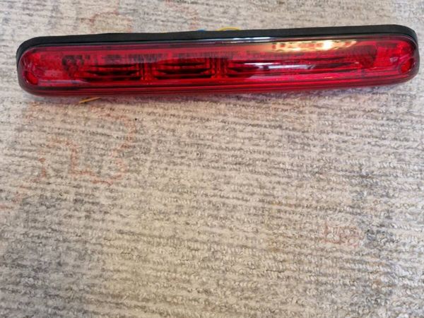 Izuzu brake lamp - Main image