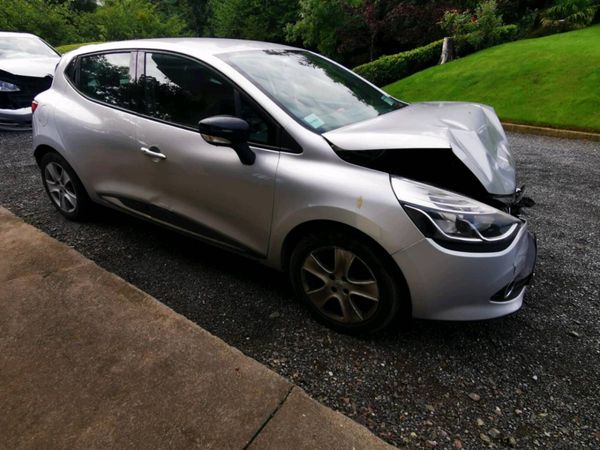 17 Renault Clio Nct and tax 2027 - Main image
