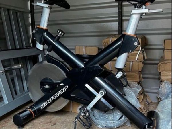 Spin bike. 90kg. 30kg flywheel - Main image