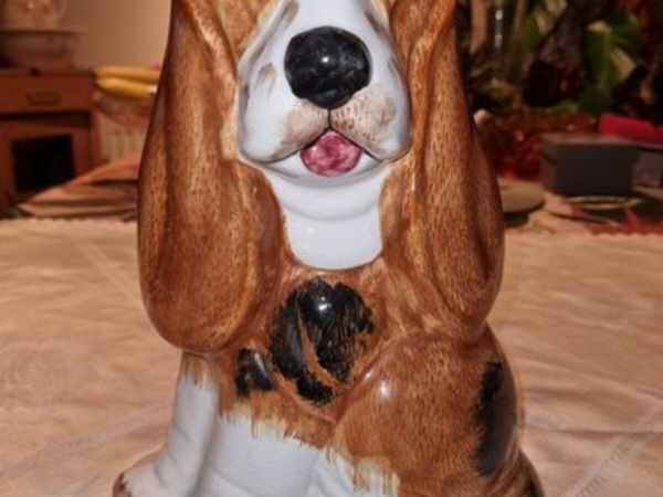 Large English Ceramic Pottery Hound Dog - Main image