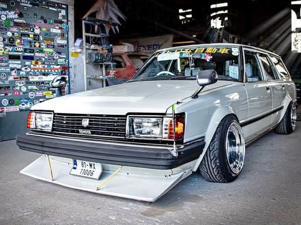 toyota rx60 cressida wagon - Main image