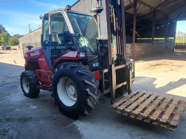 Manitou m30/2 Rough Terrain forklift & bucket - Main image