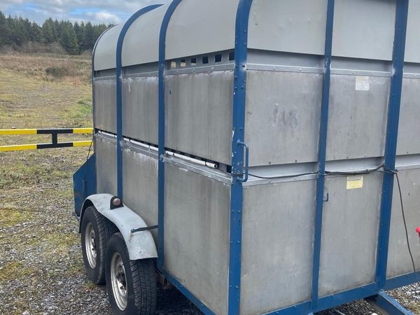 8 x 5 Bateson Livestock / Sheep Trailer - Main image