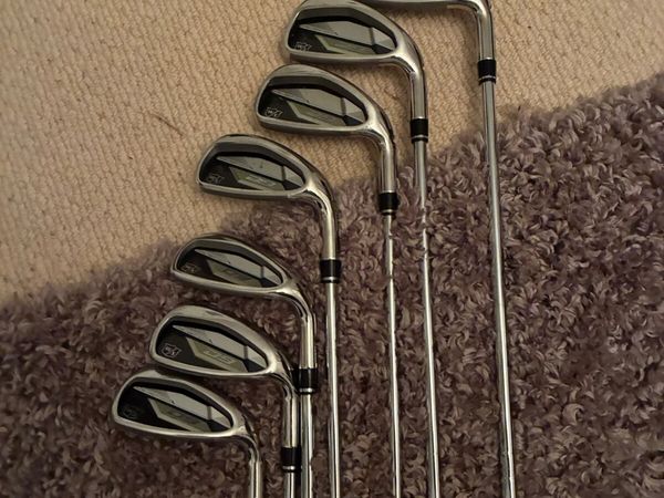 Wilson staff D9 irons. Immaculate condition - Main image