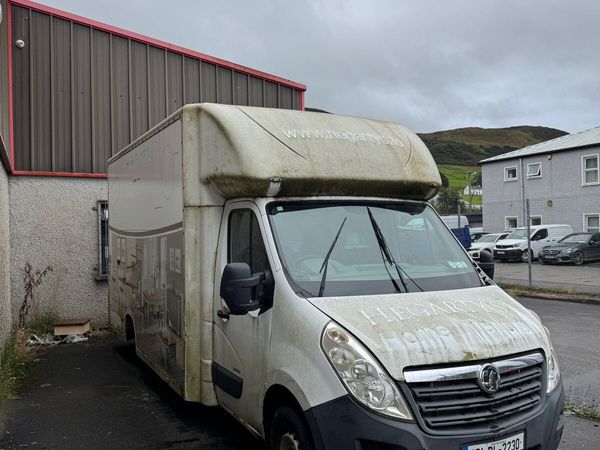 Vauxhall Movano box van - Main image