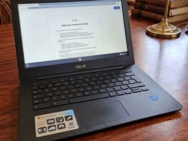 Asus C300s Chromebook Laptop 13 inch - Main image