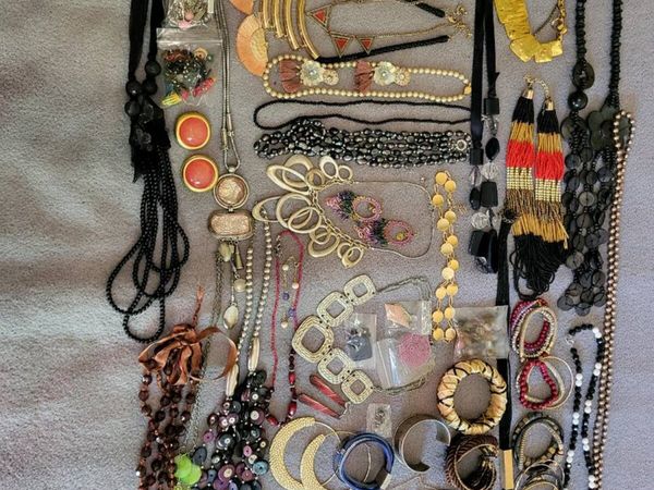 72 Piece Mixed Jewellery Job Lot / Bundle – €40 - Main image
