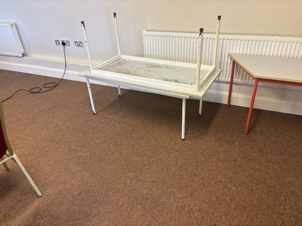 Tables and chairs - Main image