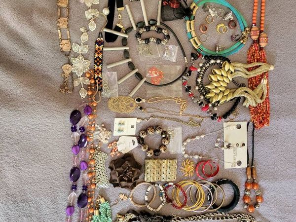72 Piece Mixed Jewellery Job Lot / Bundle – €40 - Main image