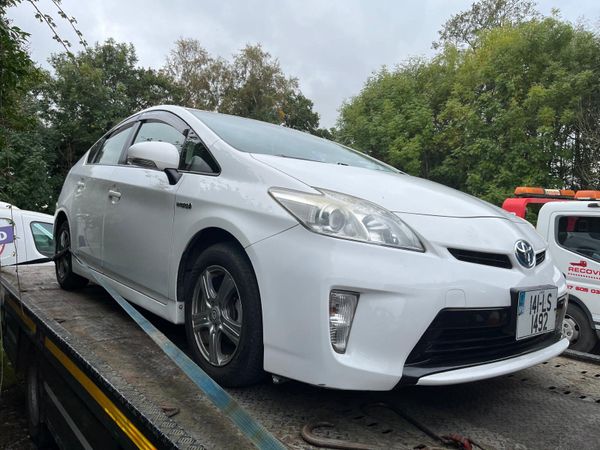 2014 Toyota Prius cat robbed - Main image