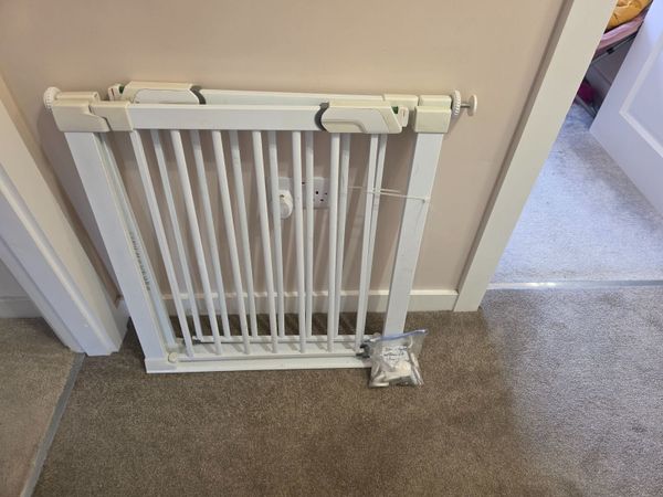2 x Safety 1st Flat Step Baby Stair Gates - Main image