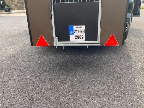 Dog box - Main image