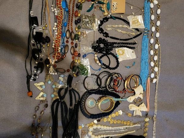 72 Piece Mixed Jewellery Job Lot / Bundle – €40 - Main image