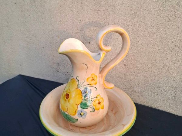 Vintage yellow washing bassin set - Main image