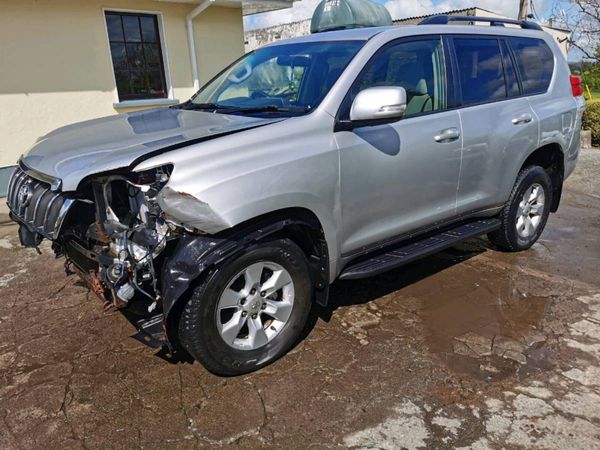 12 Toyota Landcruiser Auto - Main image