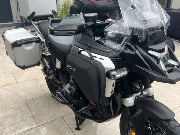 R1300GSA Triple Black 5k 2026 - Main image