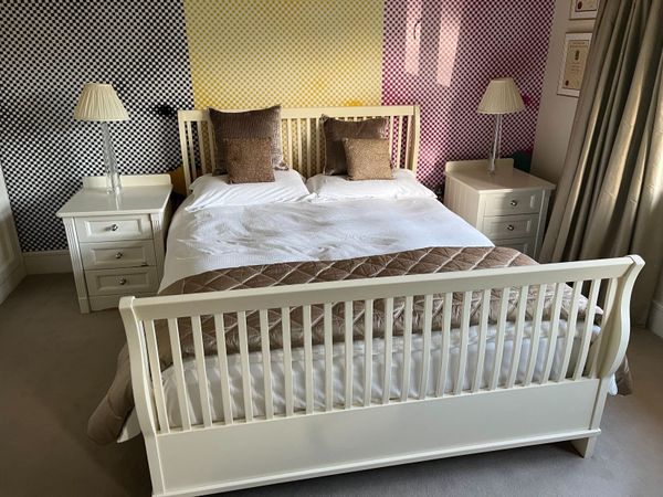 Double Bed with mattress, bedside lockers & lamps - Main image