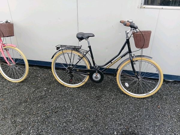 2 bicycles with baskets - Main image