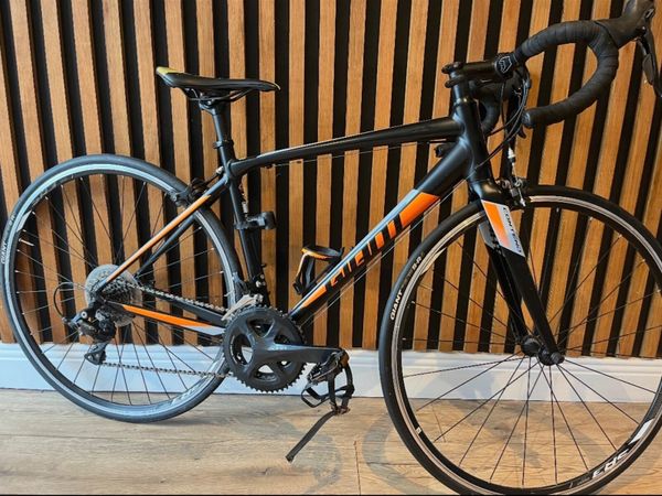 Giant Contend road bike - Main image
