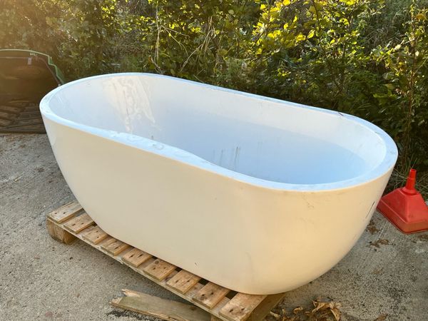 Bathroom fixtures - Main image
