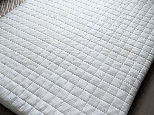 JYSK DREAMZONE Kjella King Mattress Topper - Main image