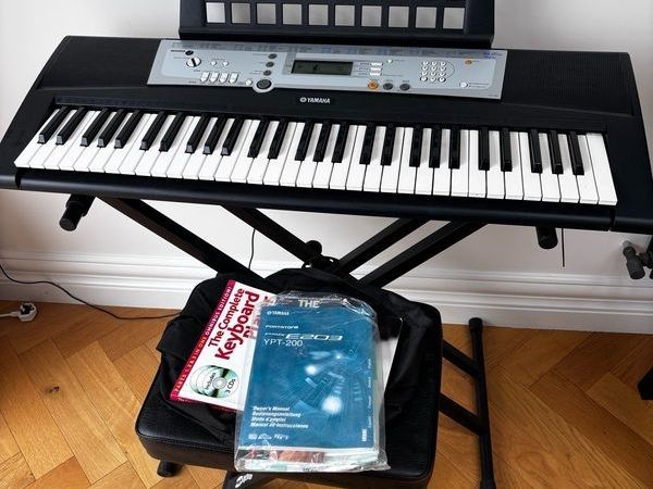 Yamaha keyboard - Main image